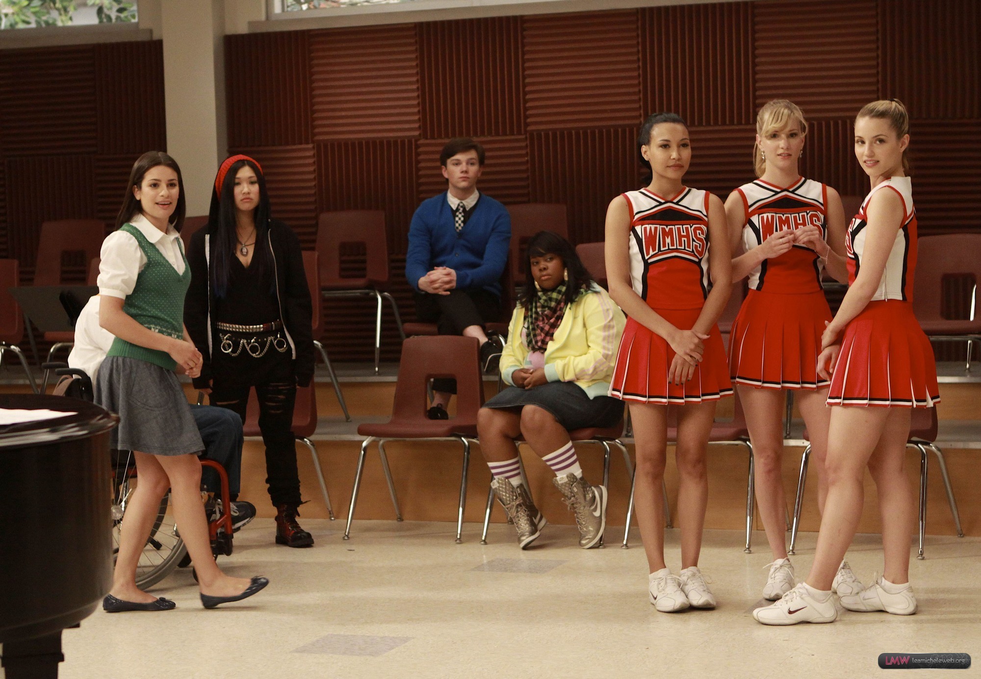 glee-club-quinn-fabray-8405759-2000-1385
